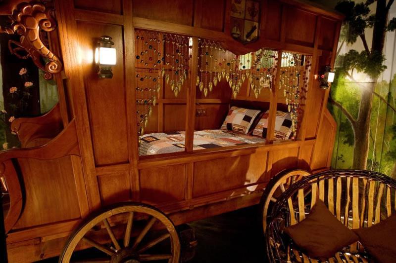 Victorian Mansion Bed And Breakfast Inn Los Alamos Rom bilde